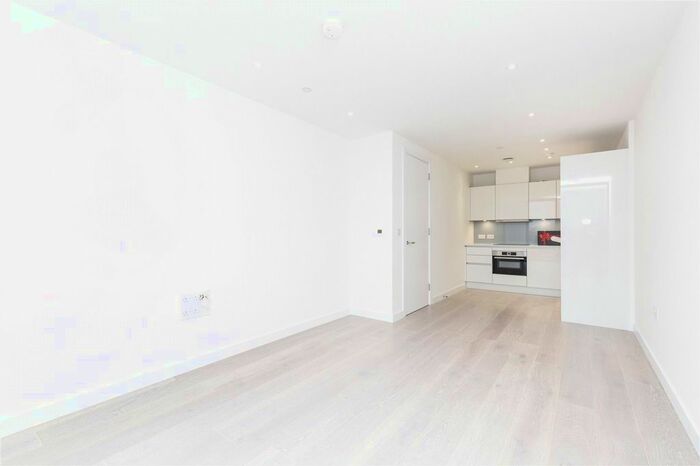 1 Bedroom Flat To Rent In City North Place, London, N4