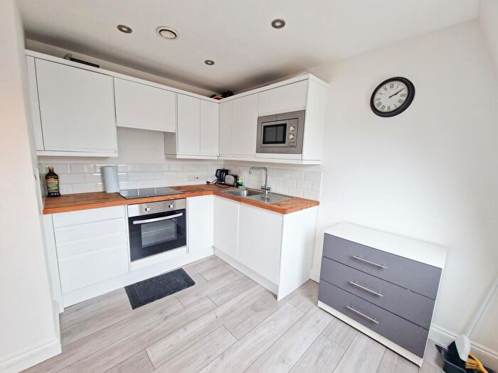 1 Bedroom Flat To Rent In James Street, Bradford, West Yorkshire, BD1
