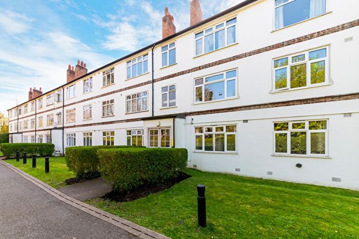 2 Bedroom Flat For Sale In Martin Way, Morden, SM4