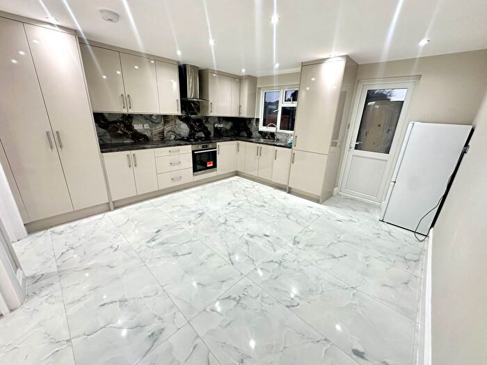 4 Bedroom Terraced House To Rent In Channel Close, Hounslow, TW5