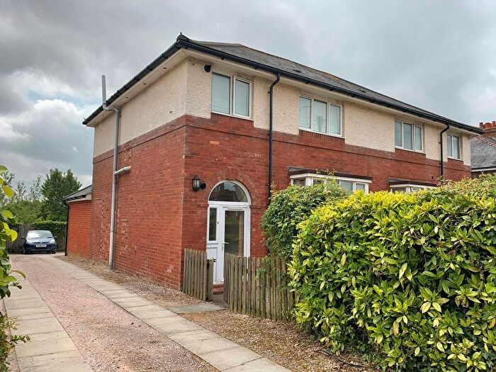 2 Bedroom Apartment To Rent In Beacon Lane, Exeter, EX4