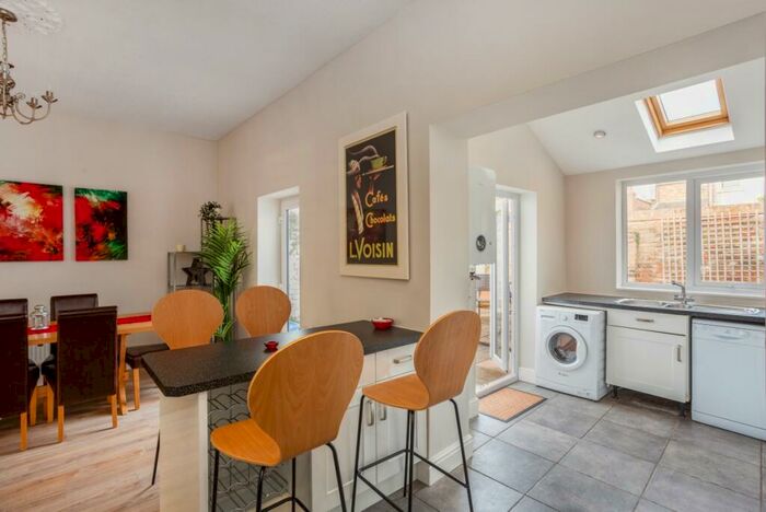 3 Bedroom Terraced House To Rent In Frances Road Windsor, SL4