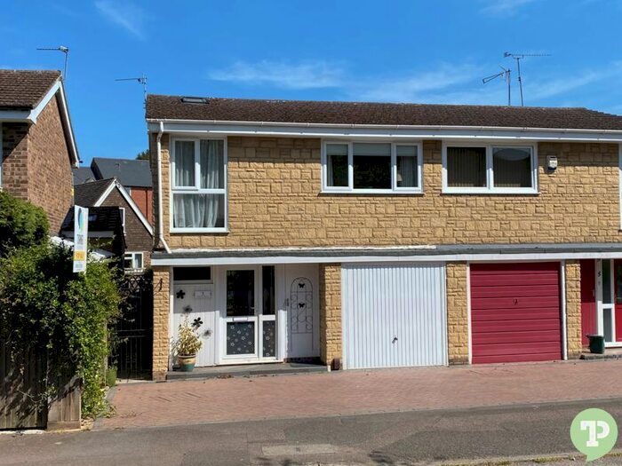 3 Bedroom Terraced House To Rent In Crown Road, Wheatley, Oxford, OX33