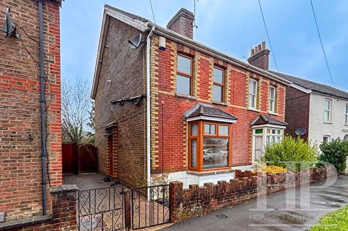 3 Bedroom Semi Detached House For Sale In Albany Road, Crawley, RH11