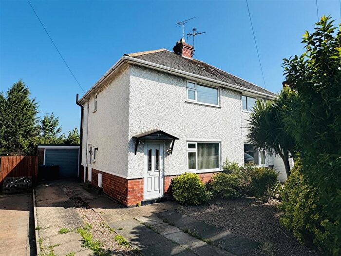 2 Bedroom Semi-Detached House For Sale In Grantham Road, Radcliffe On Trent, NG12