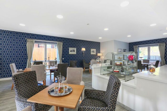 2 Bedroom Flat To Rent In St. Johns Road, Tunbridge Wells, TN4