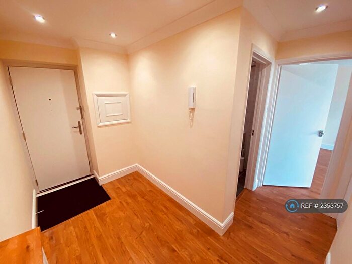 1 Bedroom Flat To Rent In Courtdowns Road, Kent, BR3