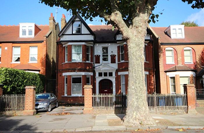 Studio To Rent In Woodville Gardens, Ealing, W5