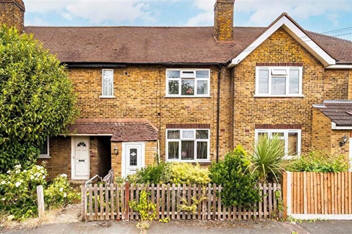 3 Bedroom Semi Detached House For Sale In Alnwick Road, Lee, SE12