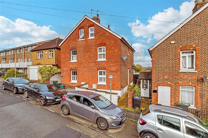 4 Bedroom Semi Detached House For Sale In Woodside Road, Tonbridge, Kent, TN9