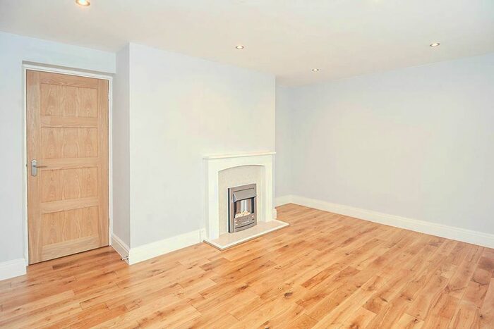 2 Bedroom Flat To Rent In Forest View Road, London, E12