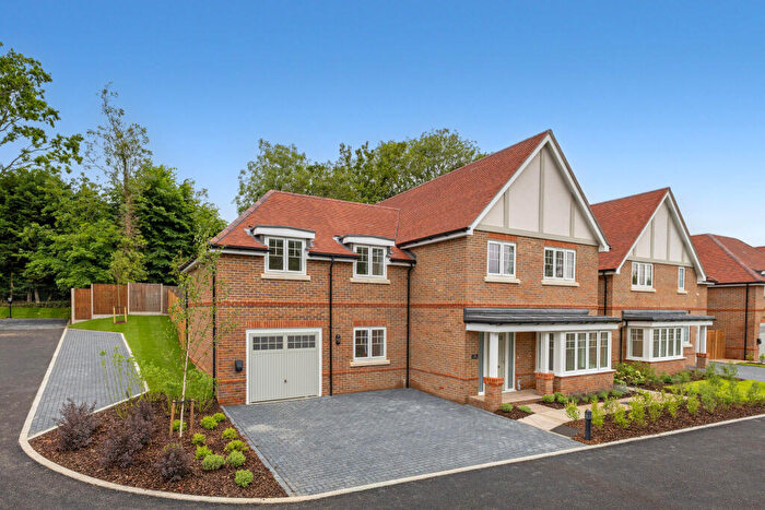 4 Bedroom Detached House For Sale In Herb Grove, Banstead, SM7