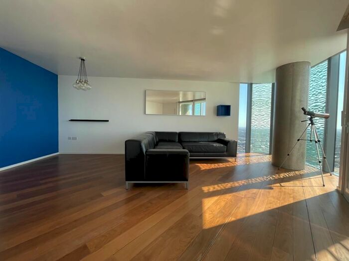 3 Bedroom Flat To Rent In Beetham Tower, Holloway Circus, B1