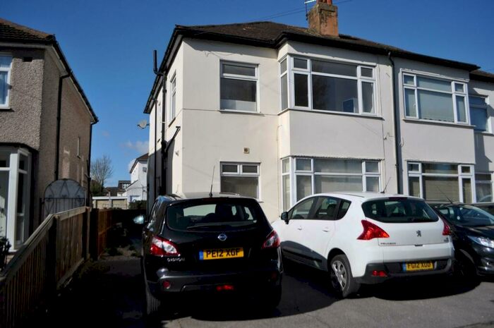 2 Bedroom Flat To Rent In Ardleigh Green Road Hornchurch Essex, RM11