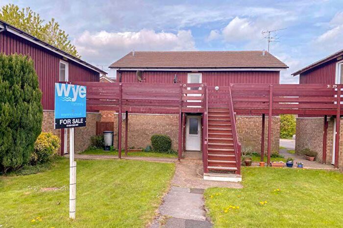 1 Bedroom Flat To Rent In Wren Road, Prestwood, HP16