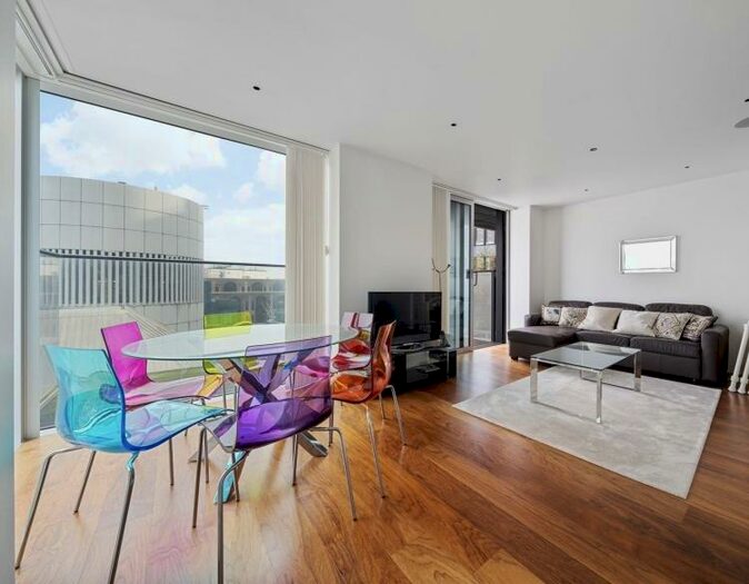 2 Bedroom Flat To Rent In Moor Lane London, EC2Y