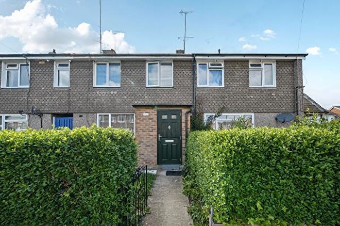 3 Bedroom Terraced House For Sale In Prunus Close, Oxford, OX4