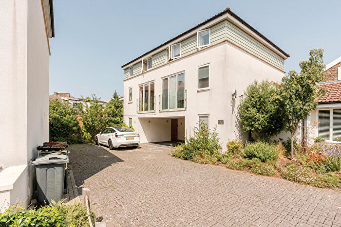 2 Bedroom Town House For Sale In Rose Mews, Portishead, North Somerset, BS20