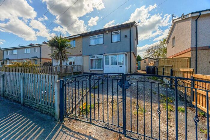 3 Bedroom Semi Detached House To Rent In Rutland Place, Wombwell, Barnsley, S73