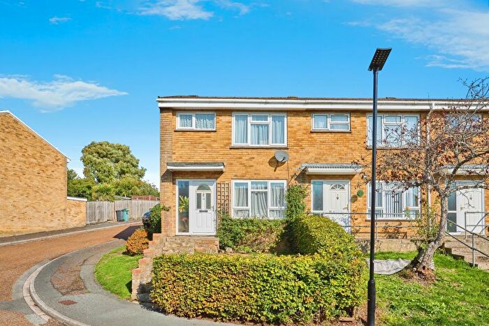 3 Bedroom End Terrace House For Sale In Garden Way, Newport, Isle Of Wight, PO30