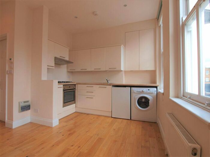 1 Bedroom Flat To Rent In Chapel Market, Islington, N1