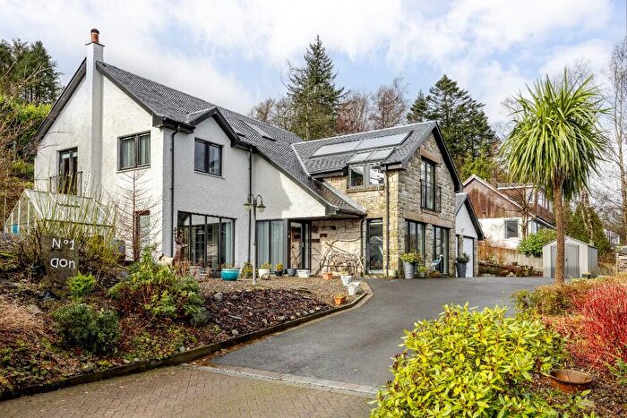 5 Bedroom Detached House For Sale In Herons View, Rahane, G84