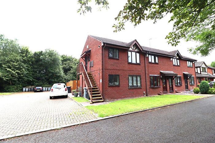 2 Bedroom Flat For Sale In Firbeck Gardens, Crewe, CW2
