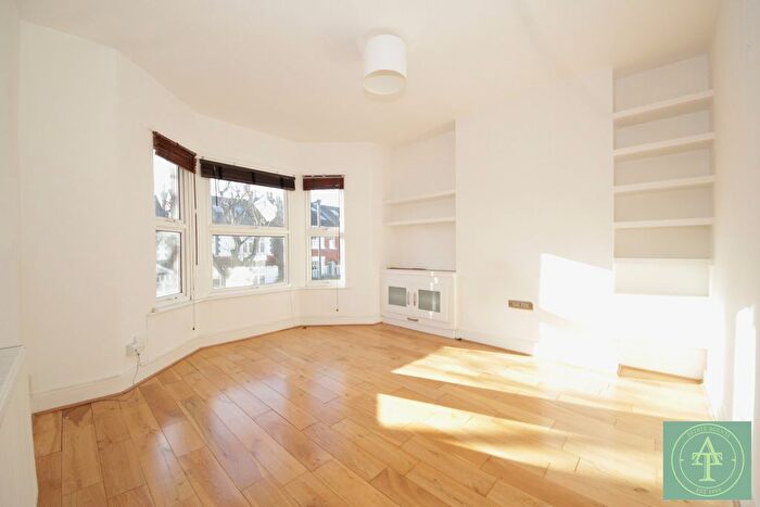 2 Bedroom Flat To Rent In Arlow Road, Winchmore Hill, N21