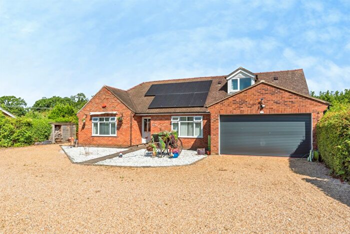 3 Bedroom Detached Bungalow For Sale In Bulpit Lane, Swinderby, Lincoln, LN6