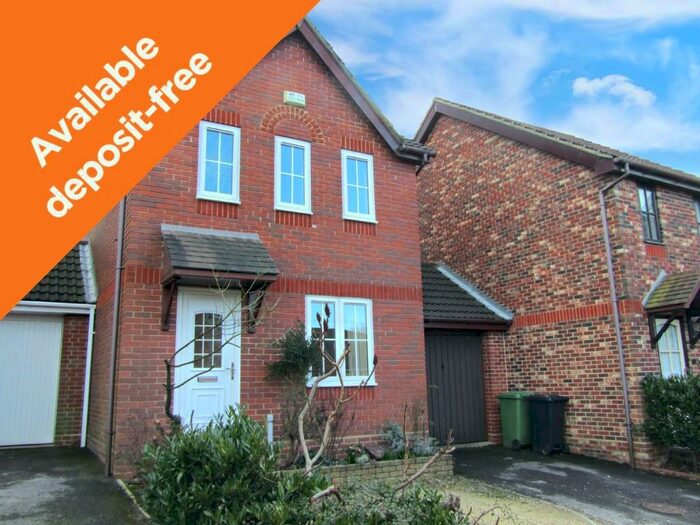 3 Bedroom Link Detached House To Rent In *Available With No Deposit* Marsh Gardens, Hedge End, SO30