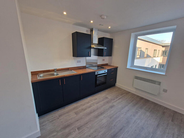 2 Bedroom Apartment To Rent In Bingley Rd, Bradford, West Yorkshire, BD9