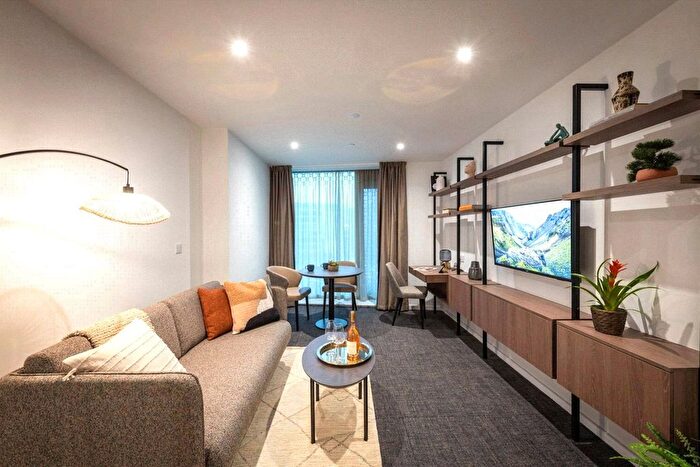 1 Bedroom Flat To Rent In Botanic Avenue, Manchester, Greater Manchester, M15