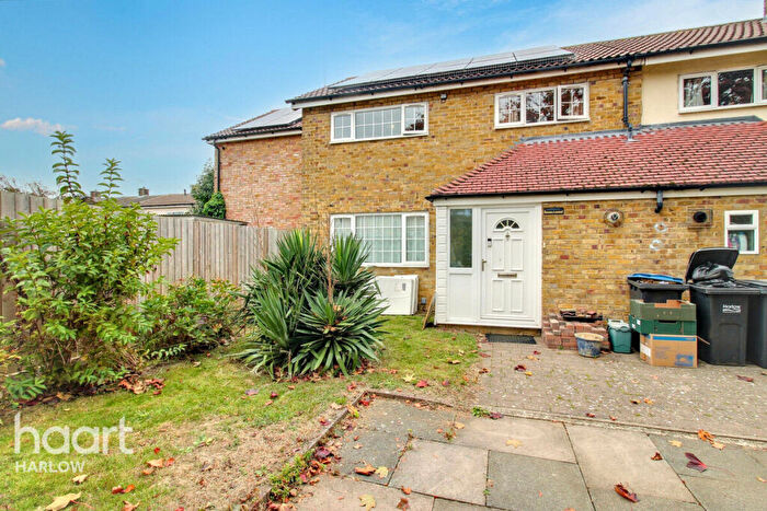 4 Bedroom End Of Terrace House For Sale In Waterhouse Moor, Harlow, CM18