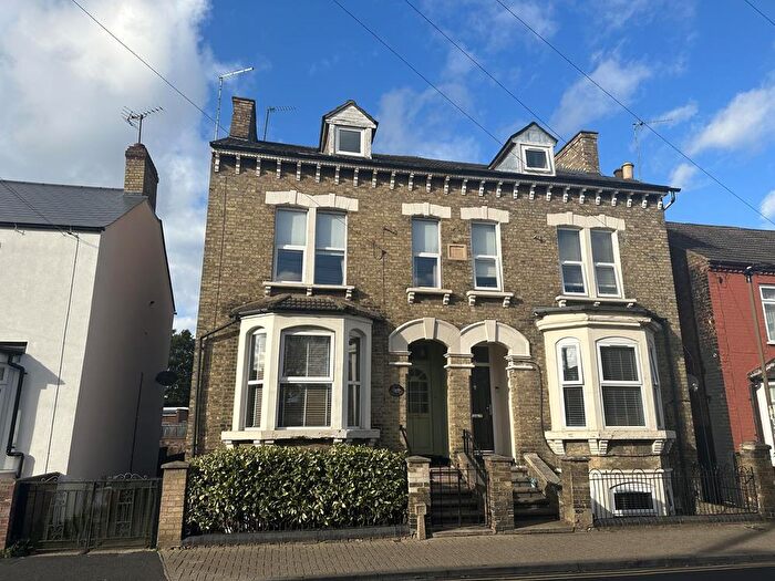 5 Bedroom Property To Rent In Alexander Place, Bedford, MK40