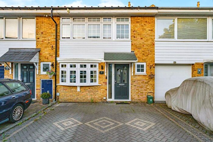 4 Bedroom Town House For Sale In Willow Way, Hemel Hempstead, HP1