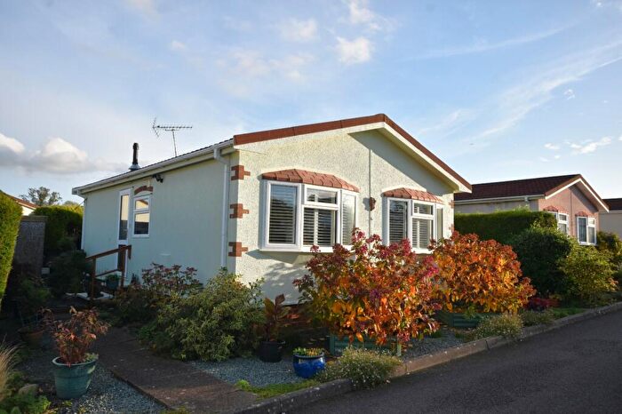 2 Bedroom Property For Sale In Rickwood Park, Beare Green, RH5