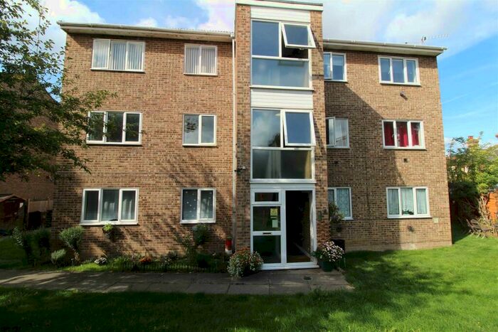 2 Bedroom Apartment To Rent In Jengar Close, Sutton, SM1