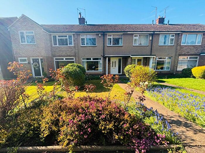 3 Bedroom Terraced House For Sale In Highlands Avenue, Spinney Hill, Northampton, NN3