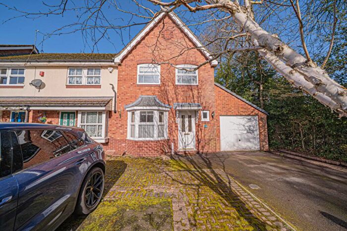 3 Bedroom End Of Terrace House For Sale In Kingsland Drive, Dorridge, B93