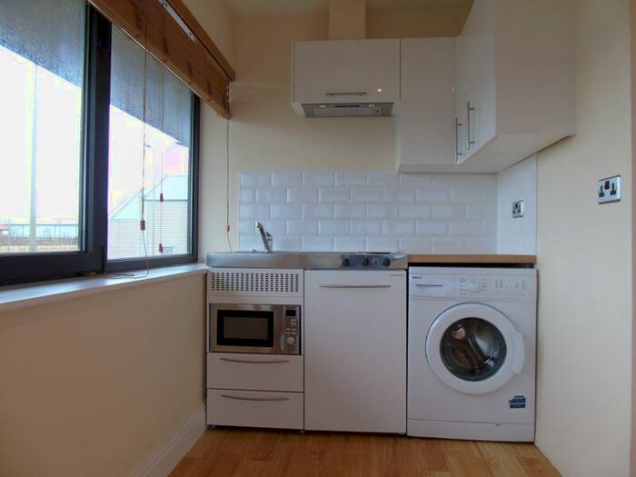 1 Bedroom Apartment To Rent In Garsington Road, Oxford, OX4