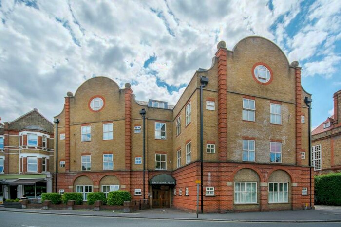 2 Bedroom Flat To Rent In Bromley Road, Beckenham, BR3