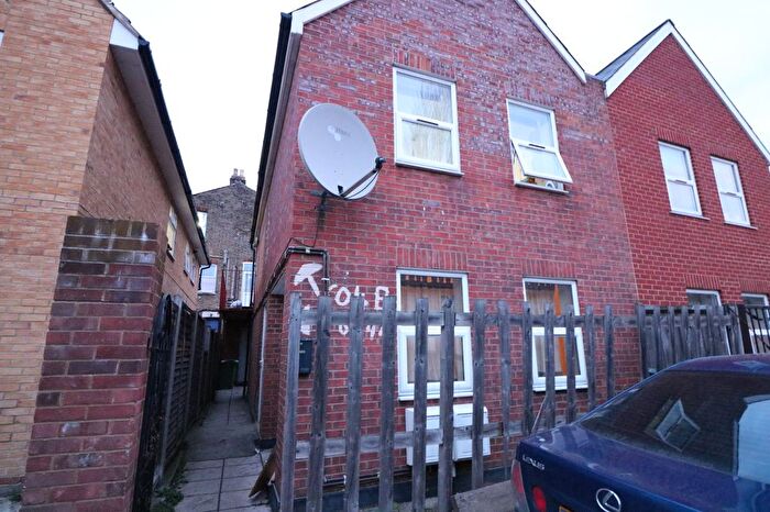 Studio To Rent In Green Lane, Ilford, IG3