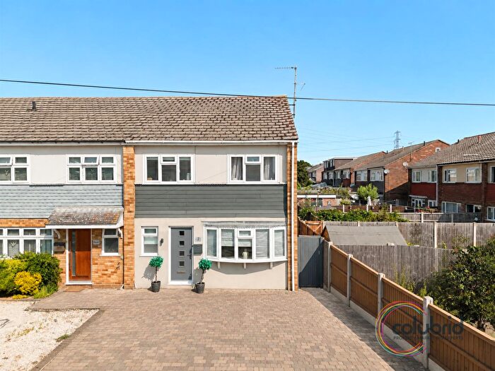 4 Bedroom End Of Terrace House For Sale In Hampshire Gardens, Linford, SS17