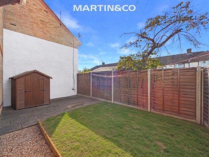 1 Bedroom Semi-Detached House To Rent In Ashford, Middlesex, TW15