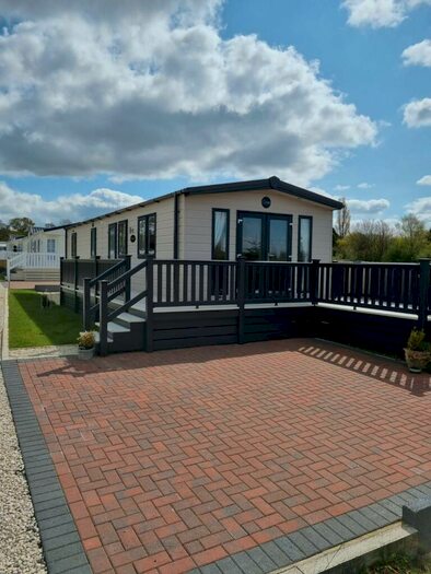 2 Bedroom Caravan For Sale In Caistor, Market Rasen, LN7