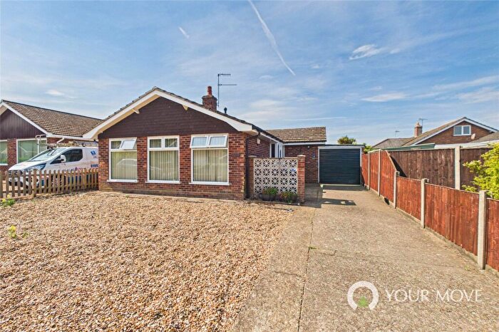 2 Bedroom Bungalow For Sale In Highland Drive, Worlingham, Beccles, Suffolk, NR34