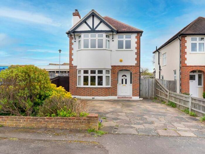 3 Bedroom Detached House To Rent In Cuddington Avenue, Worcester Park, KT4