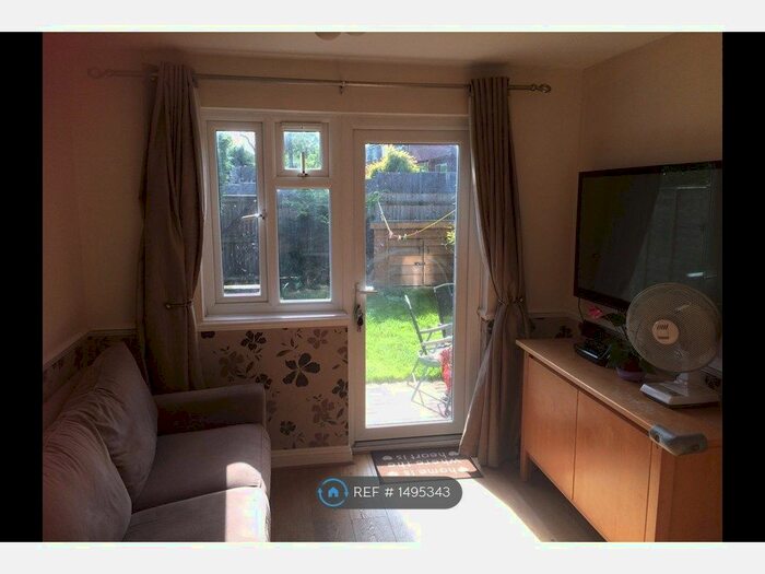 1 Bedroom Flat To Rent In Bordon, Bordon, GU35