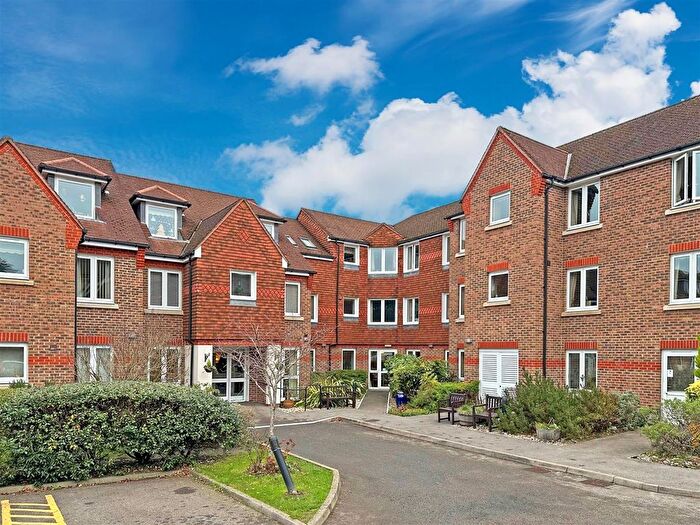 2 Bedroom Property For Sale In London Road, Redhill, RH1