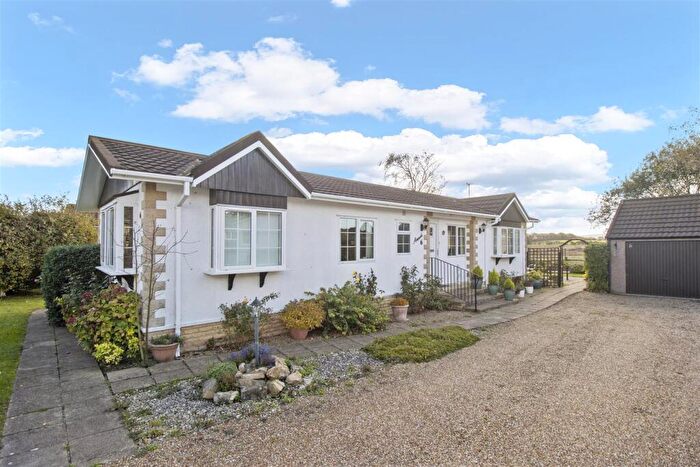 3 Bedroom Park Home For Sale In Deanland Wood Park, Golden Cross, Hailsham, BN27